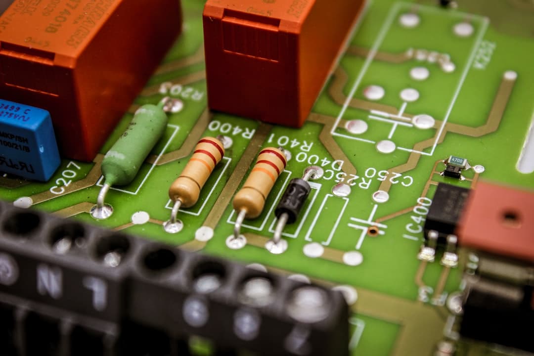 ## 電動堆高機大戰！特斯拉勁敵現身？