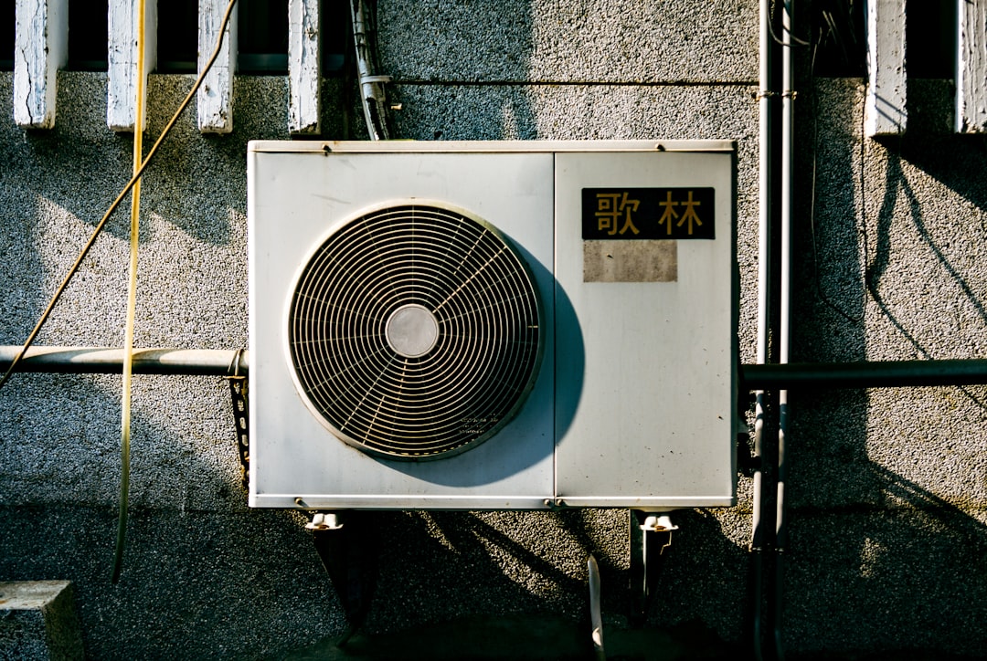 特斯拉效應？電動堆高機法規大翻盤！