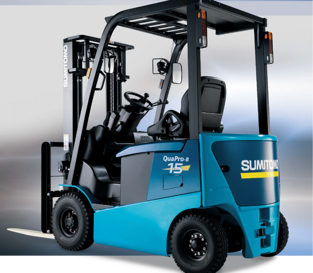 SUMITOMO 住友 QuaPro-B 系列電動平衡重式堆高機原廠型錄代表圖，車身徽章標示 15 代表 1.5 噸機型