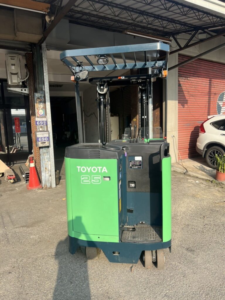 TOYOTA 7FBRS25 二點五噸伸縮式堆高機 Reach Truck 台中東隆