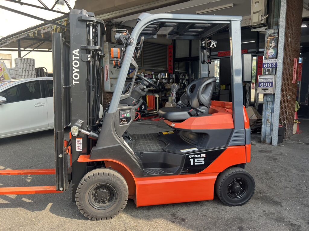 TOYOTA 8FB15 電動堆高機 2019年加大電瓶48V485AH 左右側移 台中